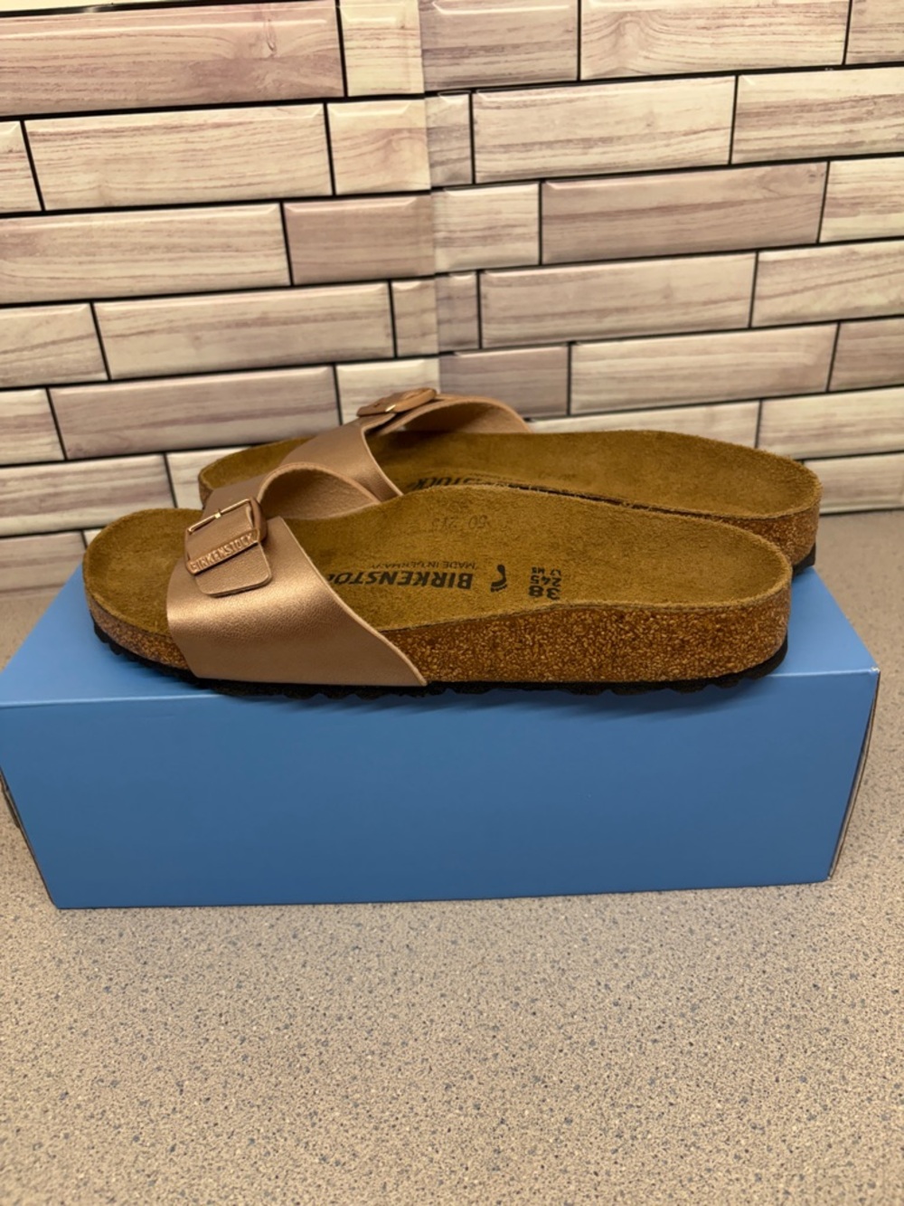 New Birkenstock Madrid BS Women’s size 38/7 US Copper New With replacement box - Picture 7 of 8